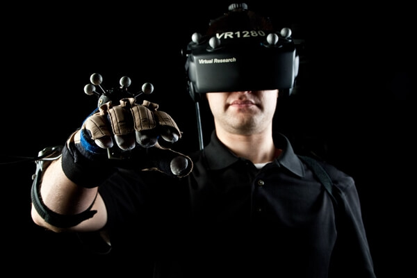 サイバネットシステム5日連続ストップ高 今来てる「VR/AR関連銘柄」って何？